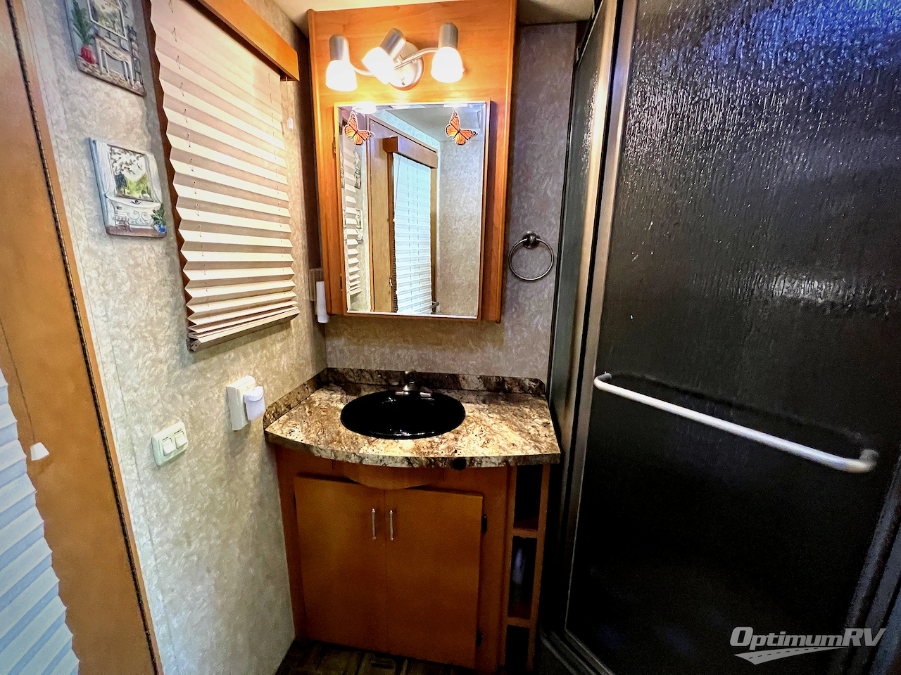 2009 Four Winds Magellan 36R Photo 16