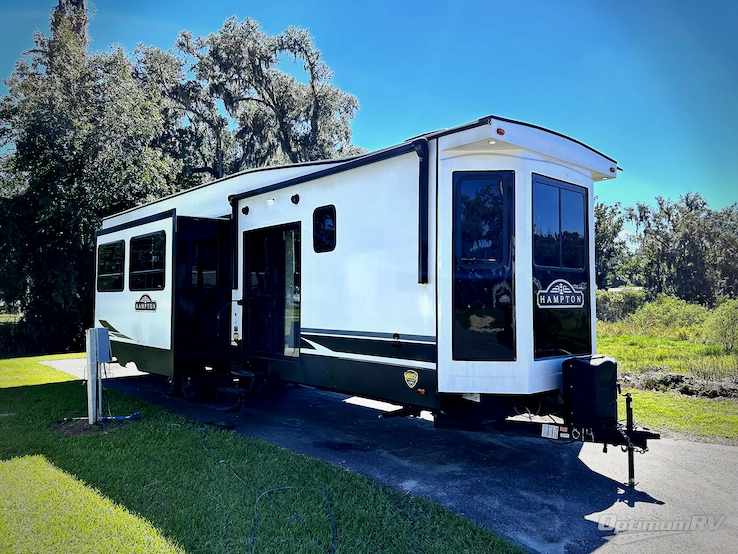 2023 CrossRoads Hampton HP364MBL RV Photo 1
