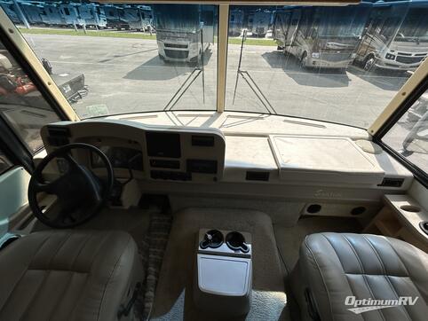 2005 Itasca Sunrise 31W RV Photo 2