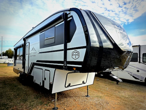 Used 2025 East To West Blackthorn 3100RL Featured Photo