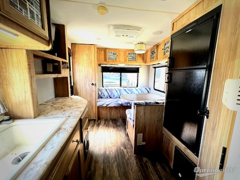 2019 Coachmen Freedom Express Ultra Lite 204RD RV Photo 2