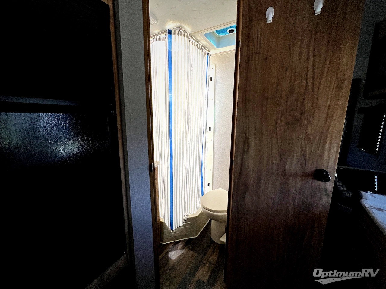 2019 Coachmen Freedom Express Ultra Lite 204RD Photo 13