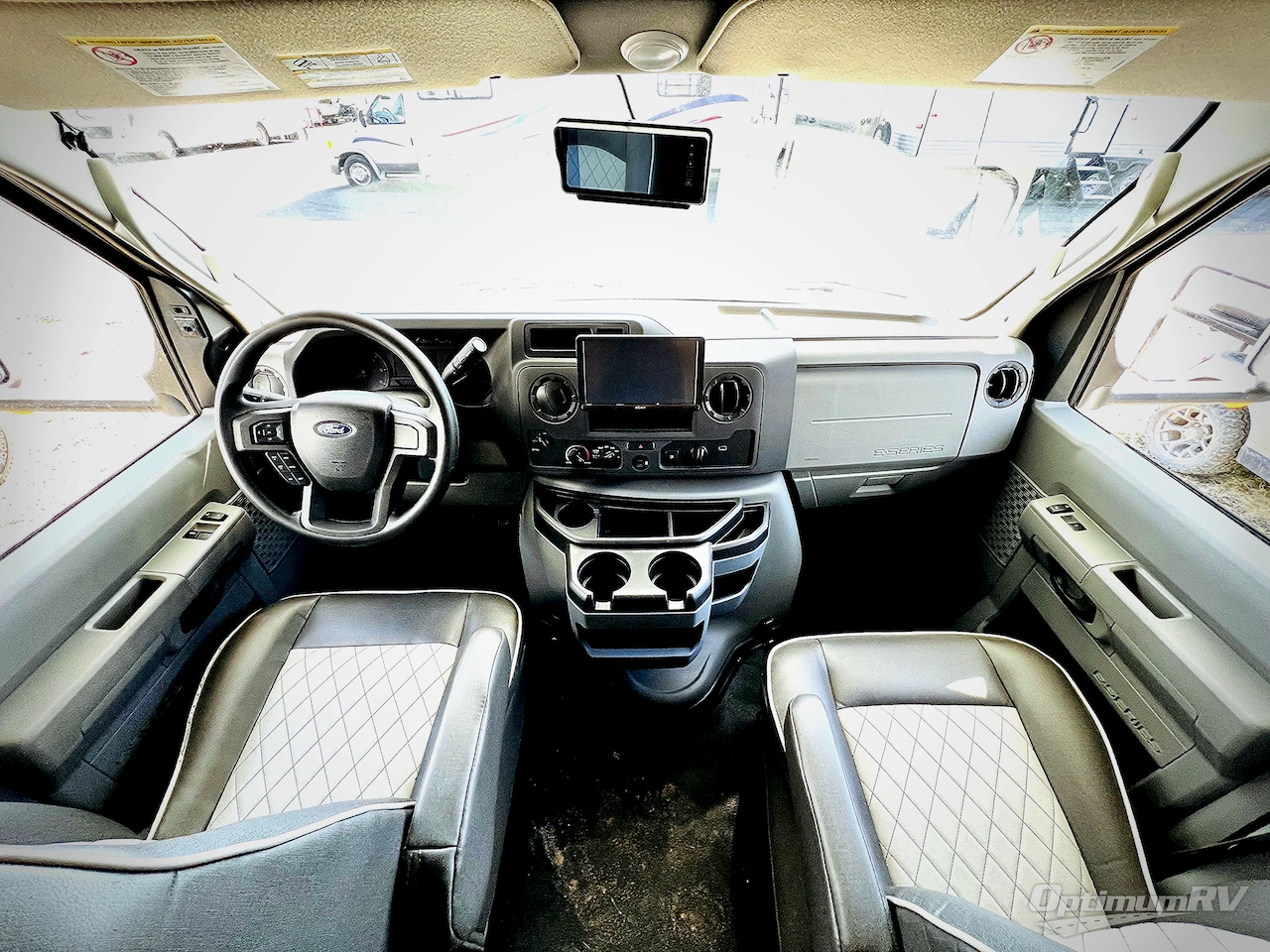 2022 Forest River Sunseeker Classic 3010DS Ford Photo 5