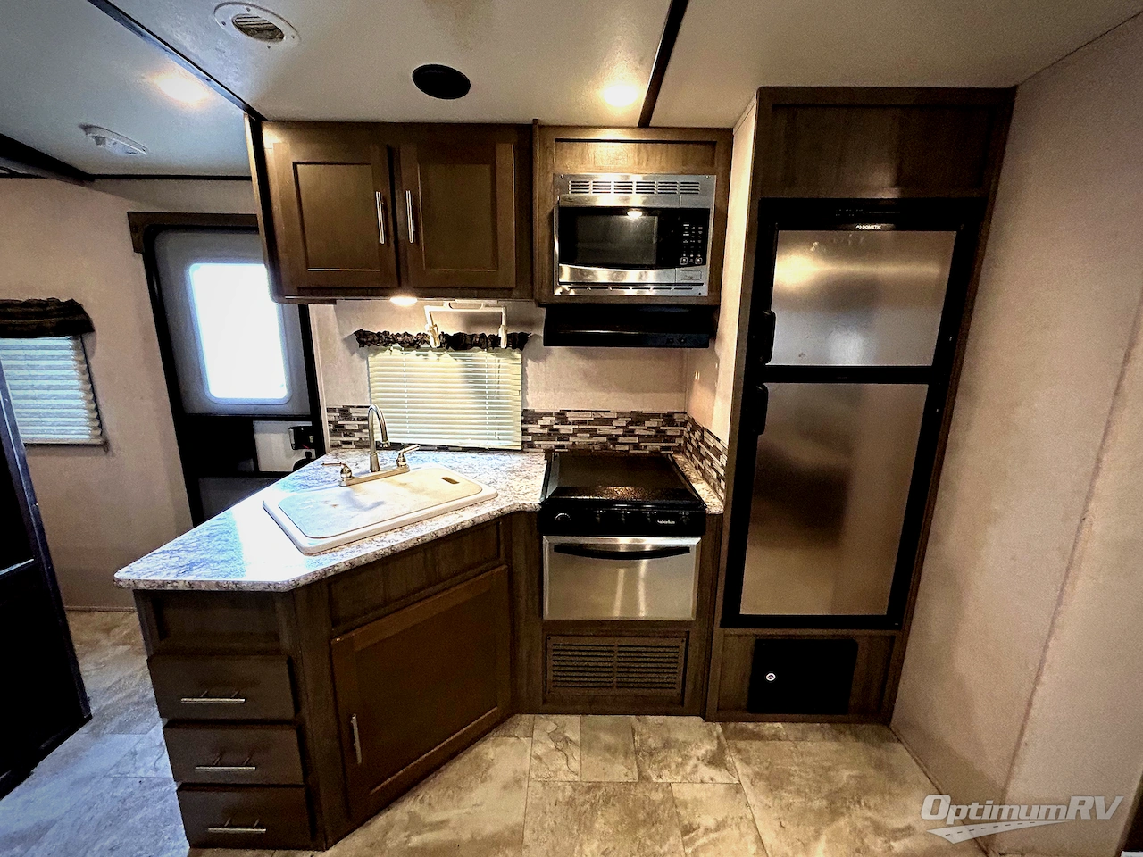 2018 Forest River Surveyor 295QBLE Photo 6