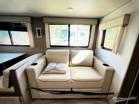 2025 Coachmen Catalina Legacy Edition 343BHTS RV Photo 2