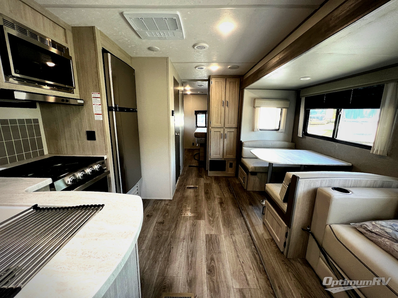 2025 Coachmen Catalina Legacy Edition 343BHTS Photo 4