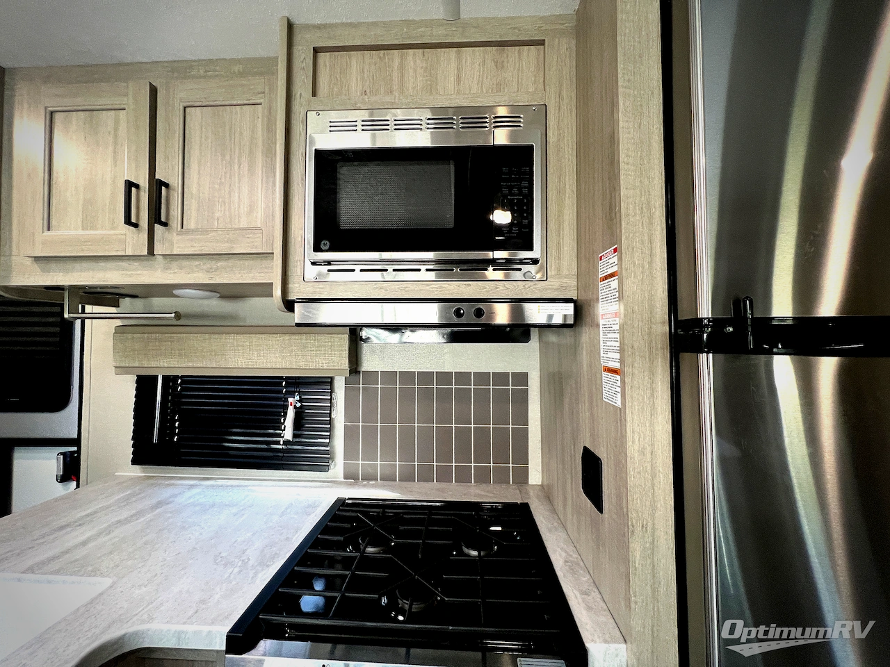 2025 Coachmen Catalina Legacy Edition 343BHTS Photo 13