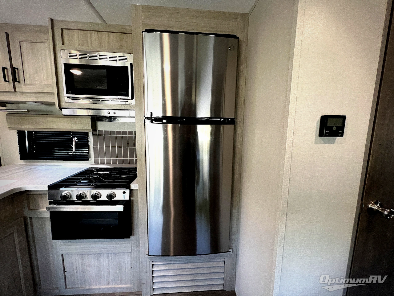 2025 Coachmen Catalina Legacy Edition 343BHTS Photo 14