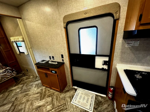 2025 HL Enterprise Hy-Line 38 Premier RV Photo 3