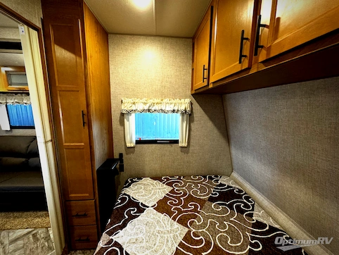 2025 HL Enterprise Hy-Line 38 Premier RV Photo 4