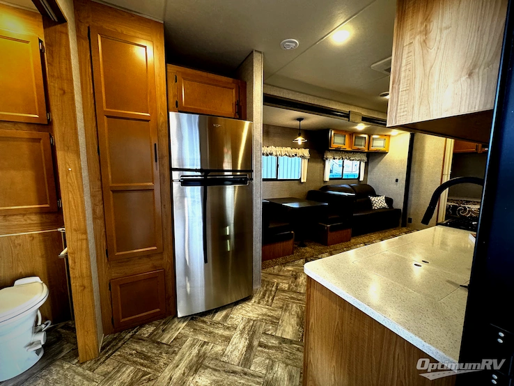 2025 HL Enterprise Hy-Line 38 Premier RV Photo 1