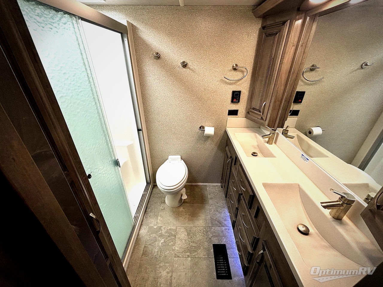 2020 Forest River Cedar Creek Champagne Edition 38EL Photo 12