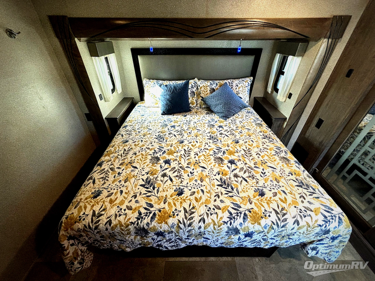 2020 Forest River Cedar Creek Champagne Edition 38EL Photo 10