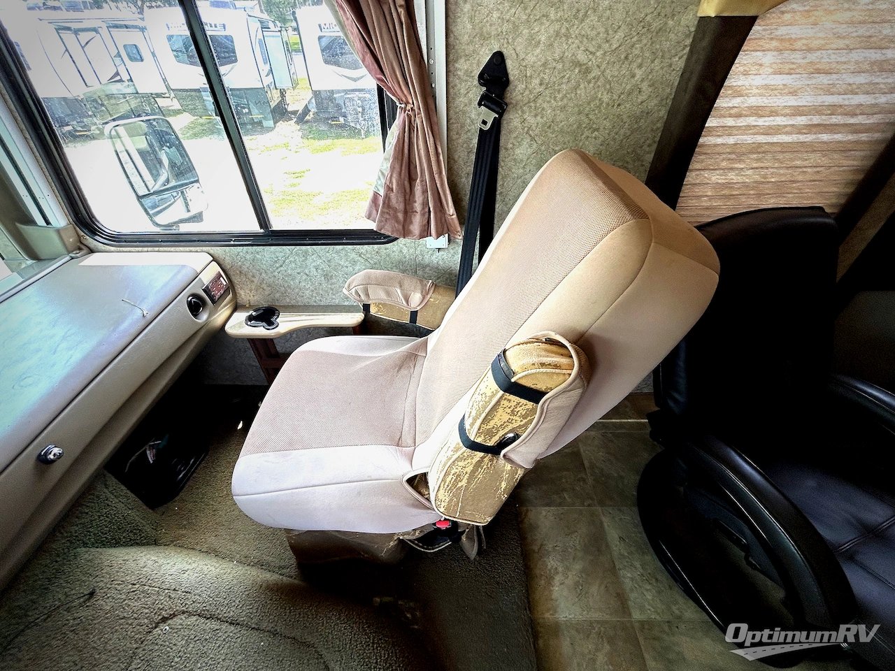 2014 Fleetwood Storm 32V Photo 6