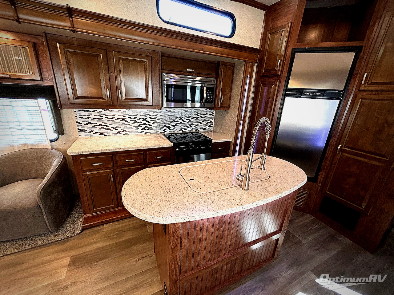 2017 Heartland Sundance 3280RES Photo 6