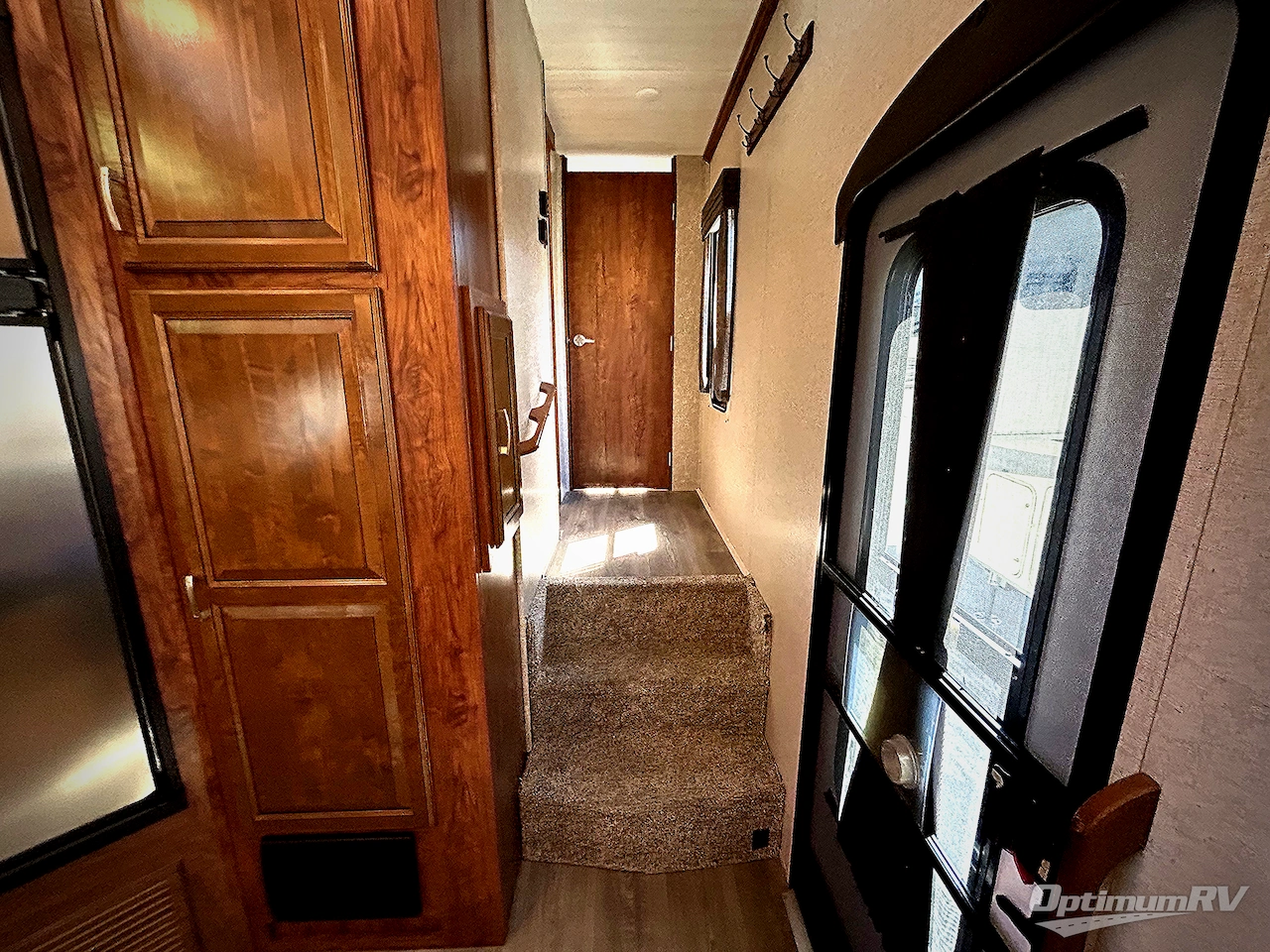 2017 Heartland Sundance 3280RES Photo 7