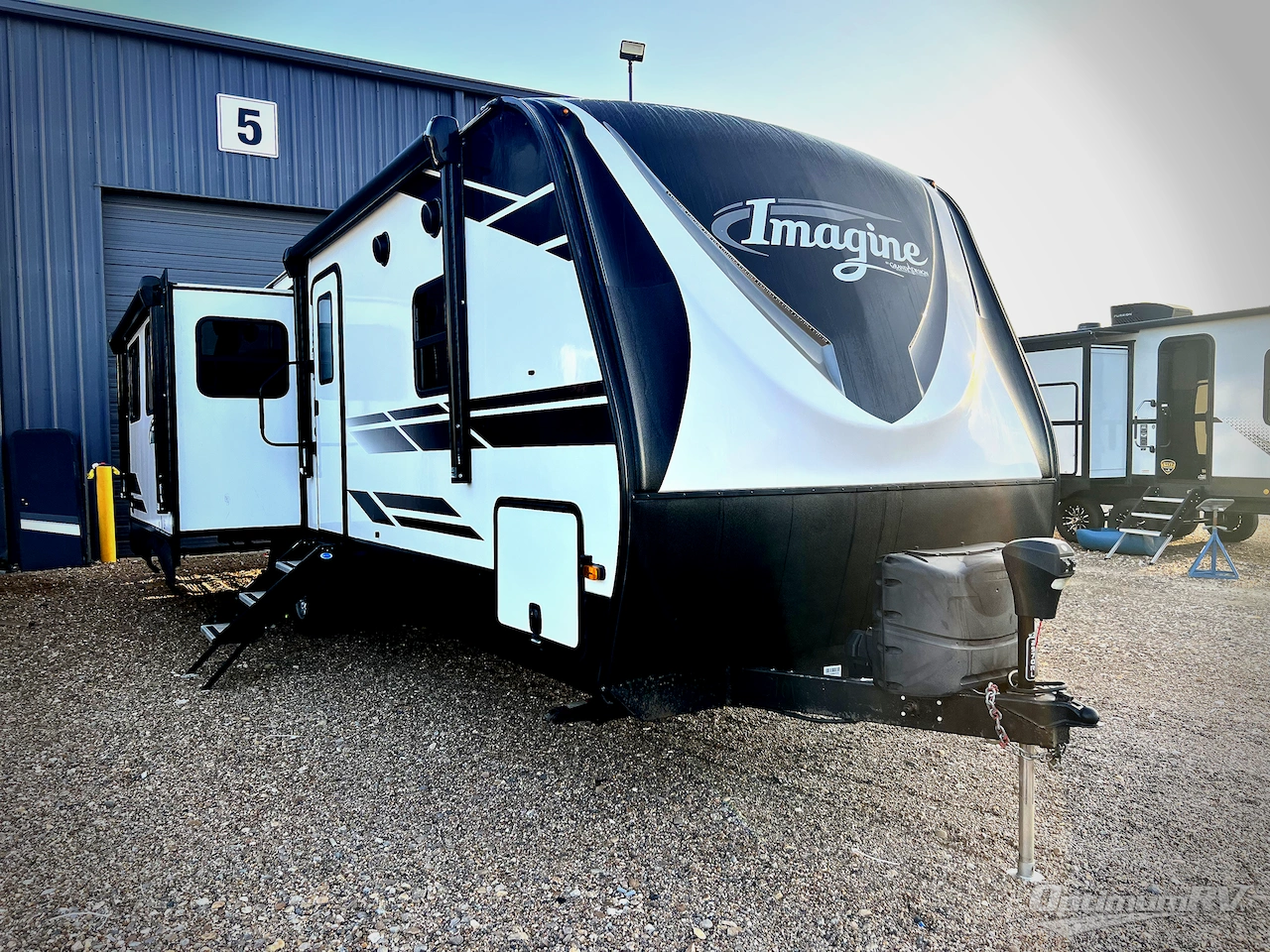 2022 Grand Design Imagine 2970RL Photo 1