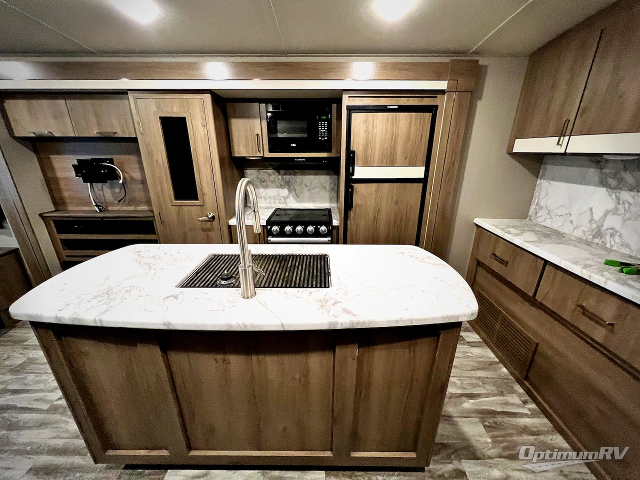 2022 Grand Design Imagine 2970RL Photo 4
