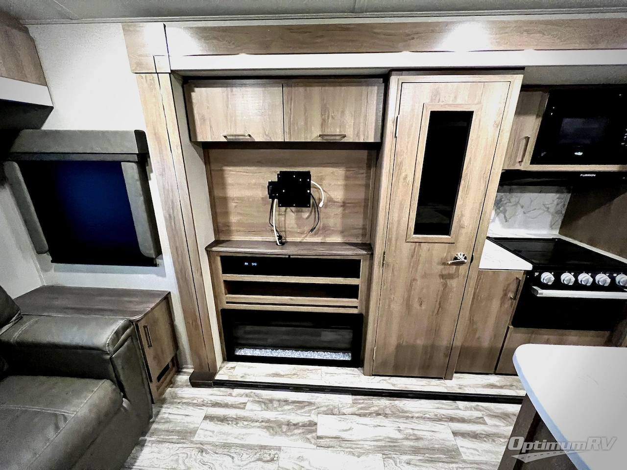 2022 Grand Design Imagine 2970RL Photo 10