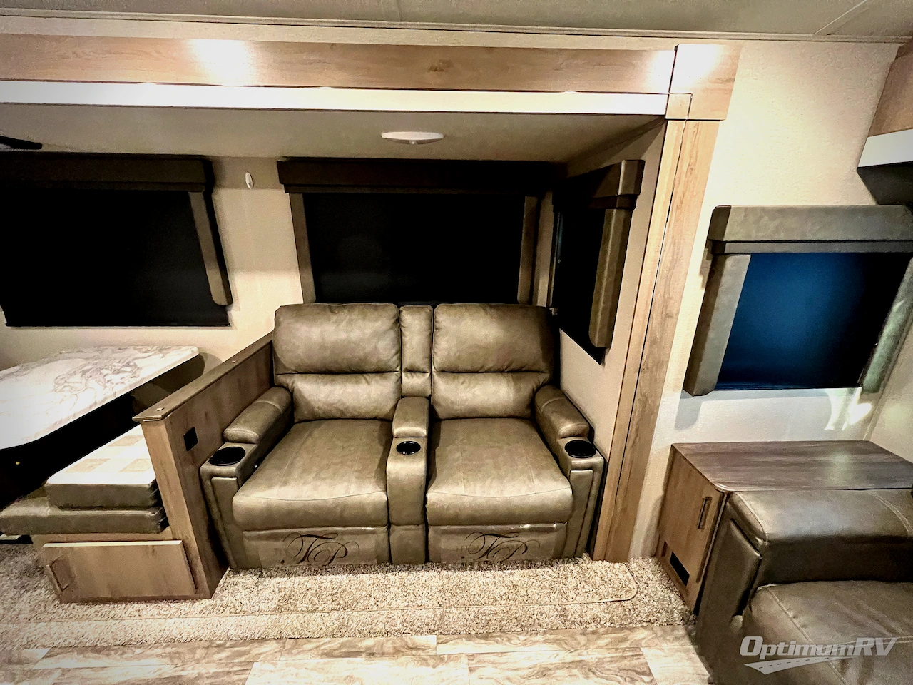 2022 Grand Design Imagine 2970RL Photo 12