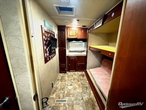 2015 Forest River Rockwood Ultra Lite 2910TS RV Photo 4
