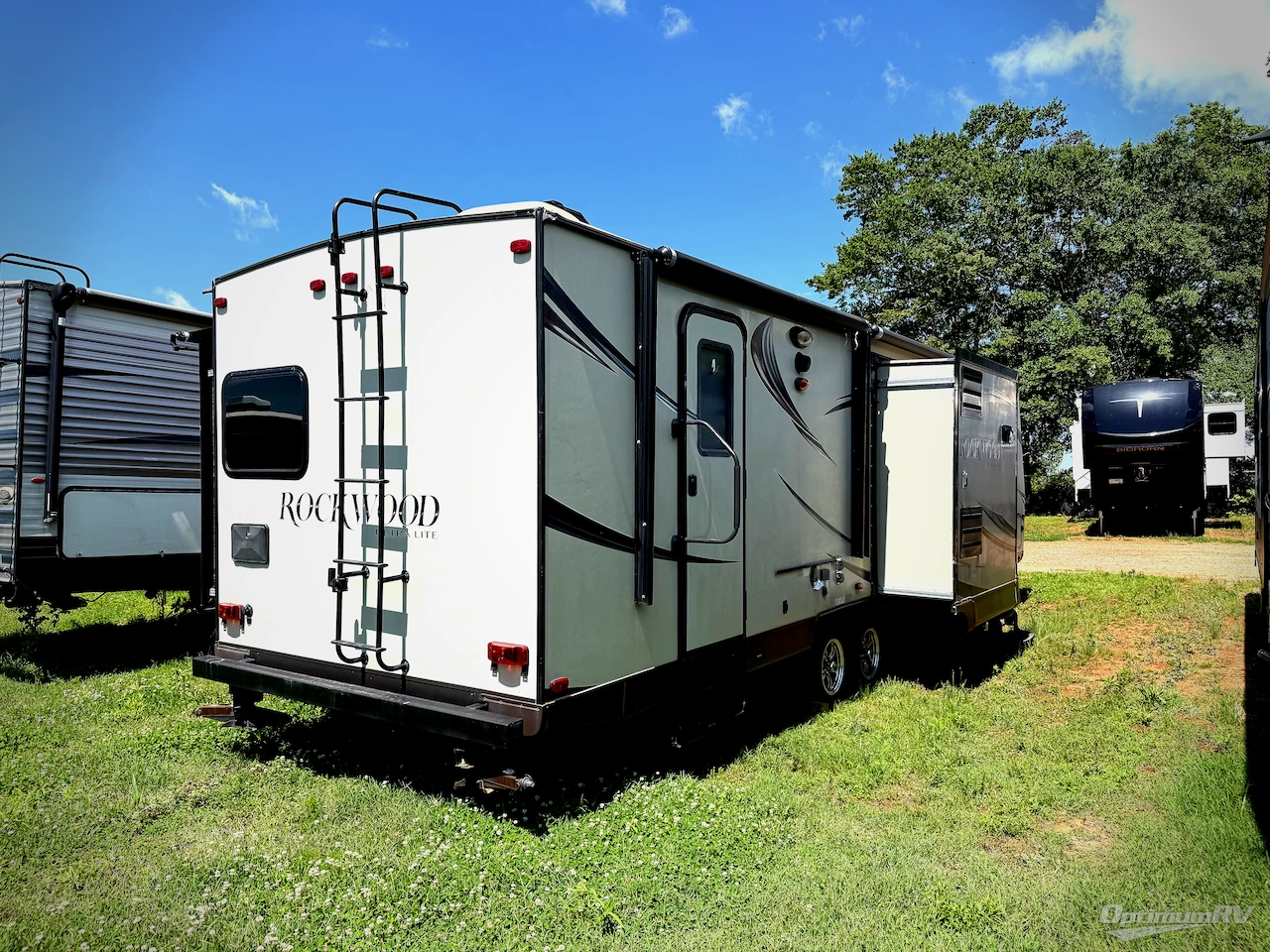 2015 Forest River Rockwood Ultra Lite 2910TS Photo 2
