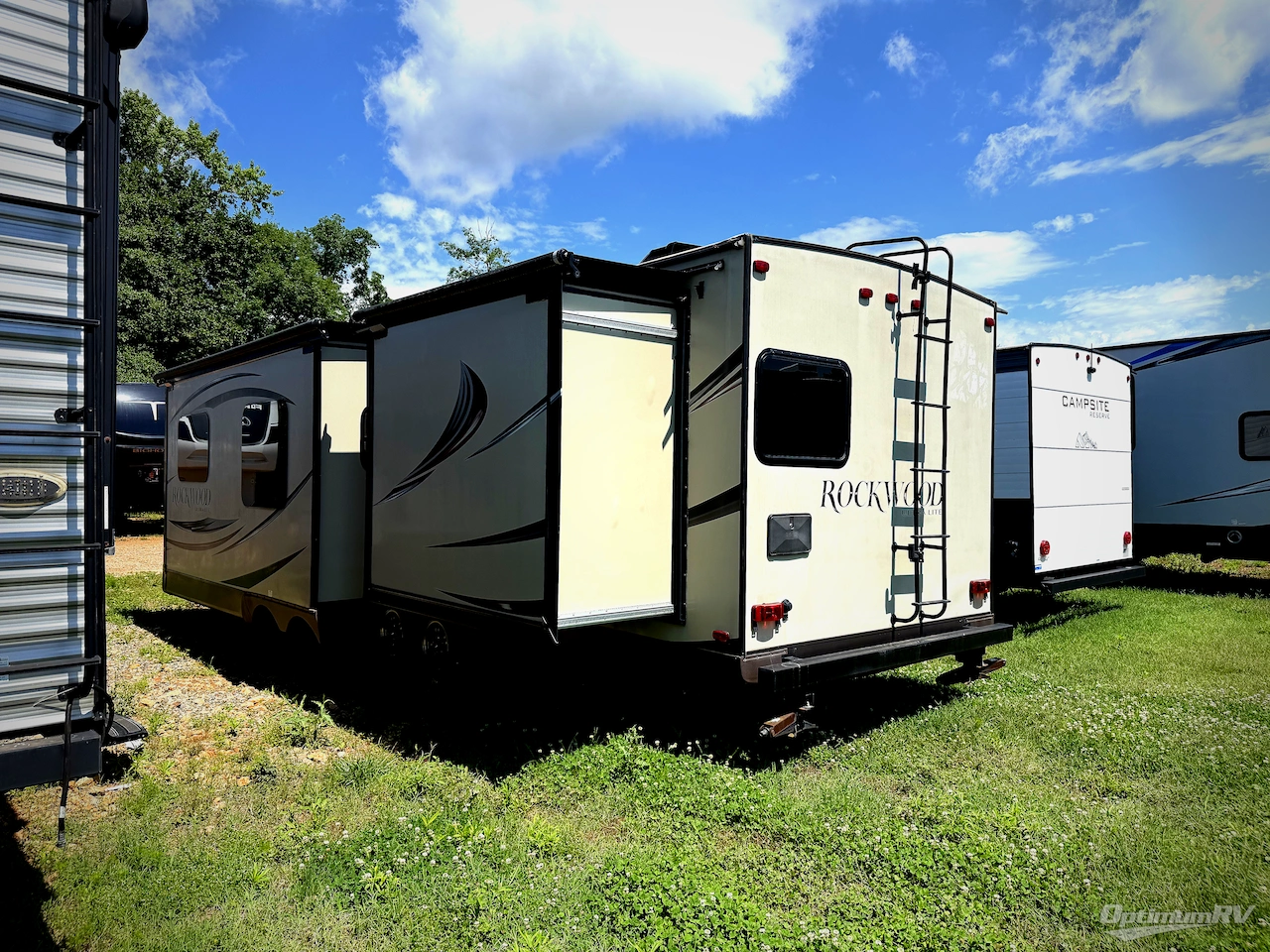 2015 Forest River Rockwood Ultra Lite 2910TS Photo 3