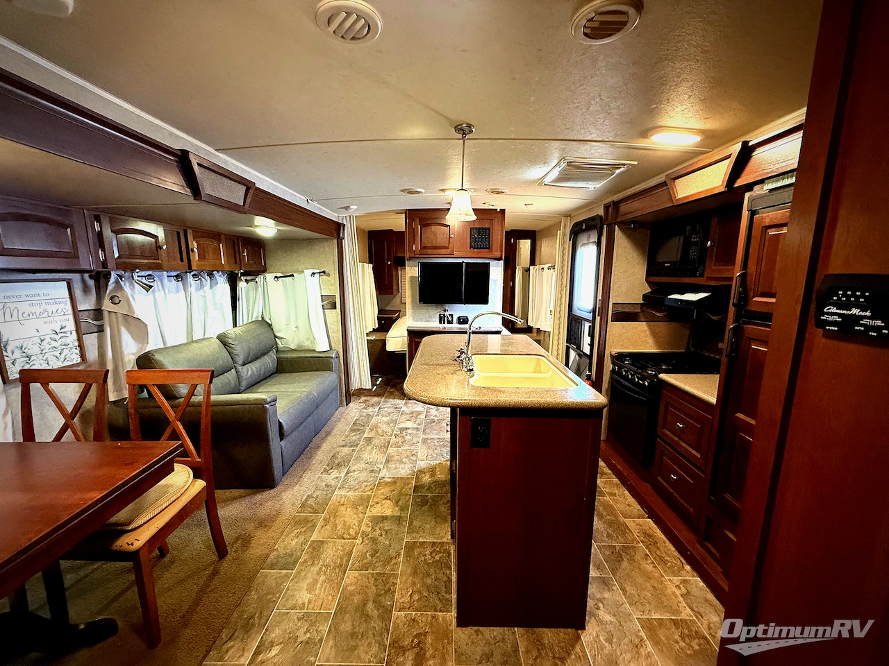 2015 Forest River Rockwood Ultra Lite 2910TS Photo 6