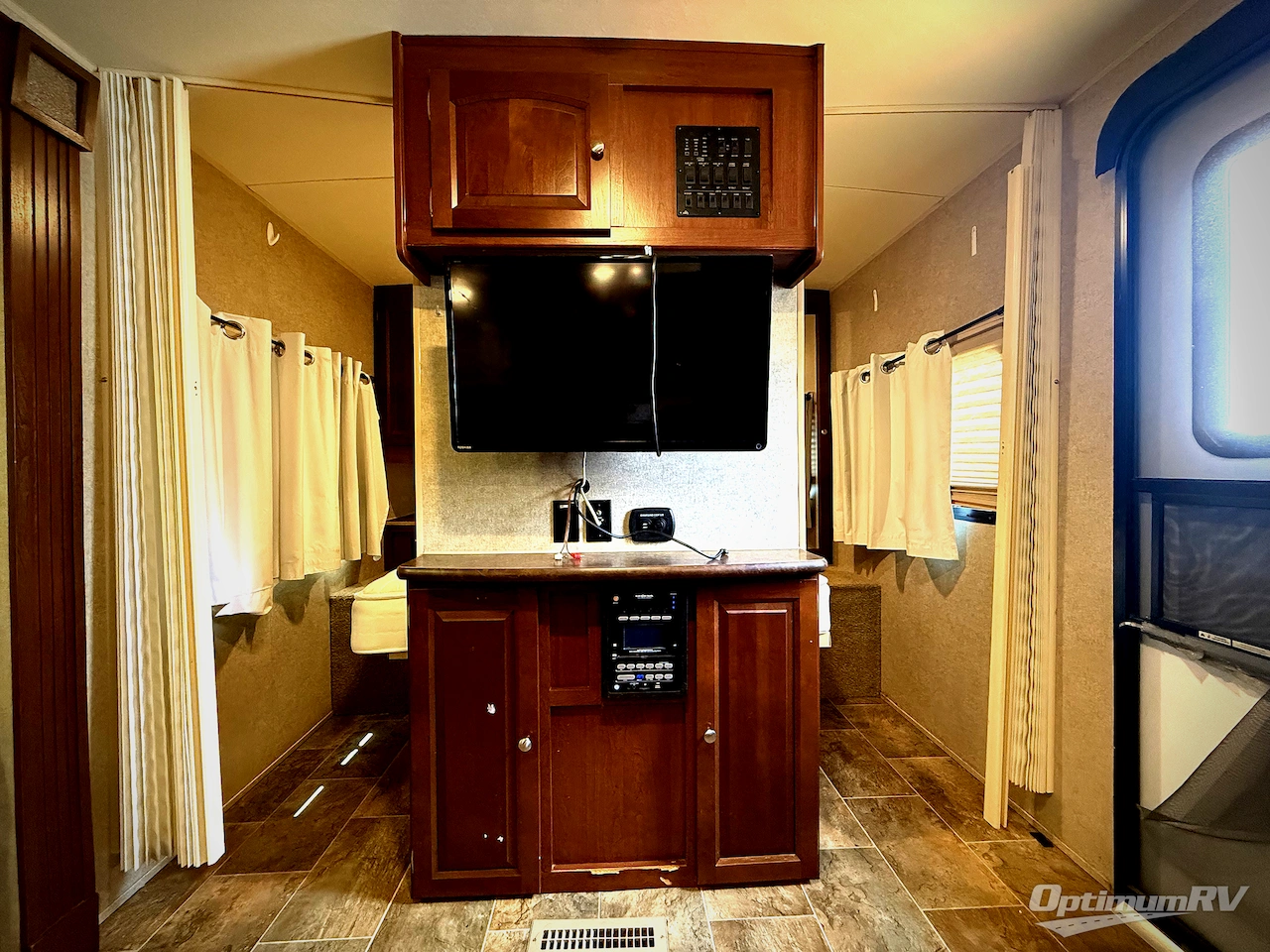 2015 Forest River Rockwood Ultra Lite 2910TS Photo 7