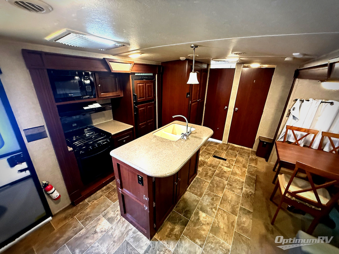 2015 Forest River Rockwood Ultra Lite 2910TS Photo 12