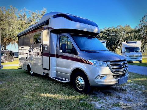 Used 2020 Tiffin Wayfarer 25RW Featured Photo