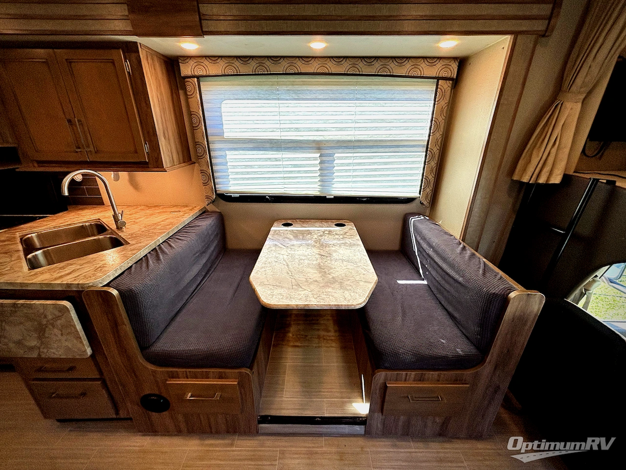 2020 Entegra Odyssey 31F Photo 15