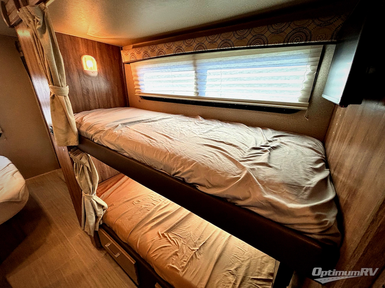 2020 Entegra Odyssey 31F Photo 18