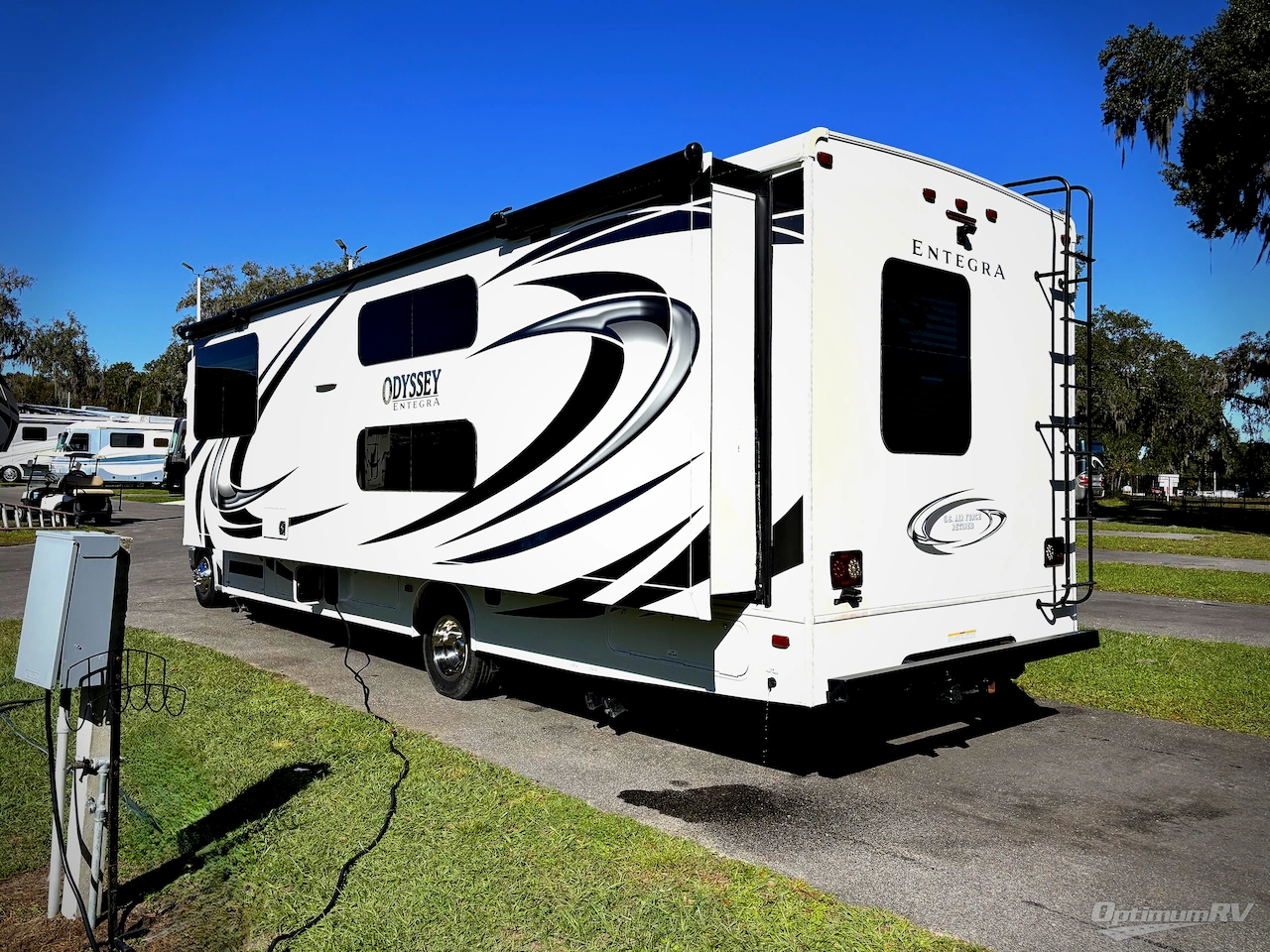 2019 Ford E-450 photo 3