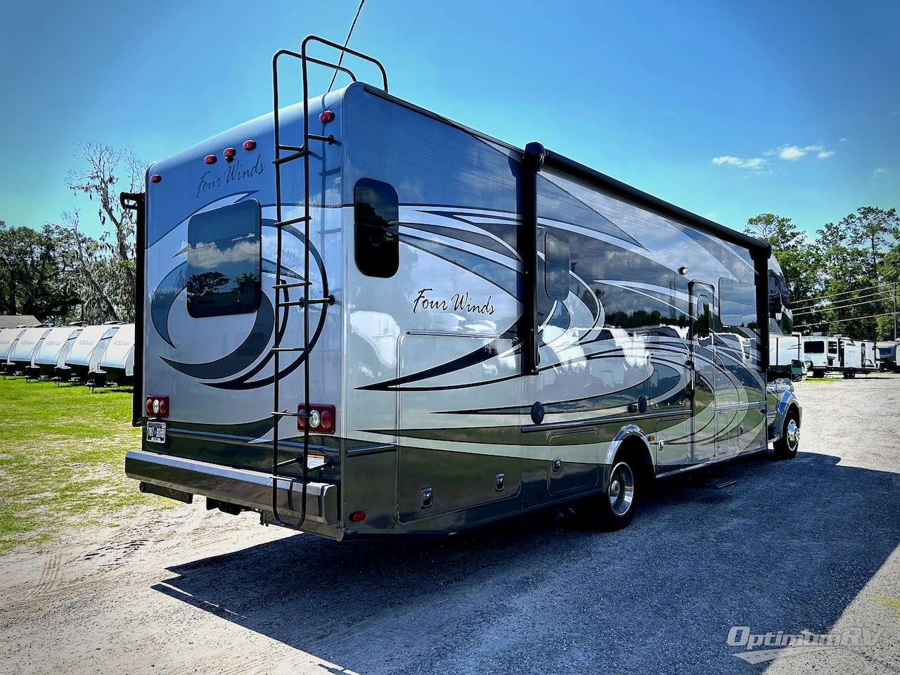 2016 Thor Four Winds Super C 35SB Photo 2