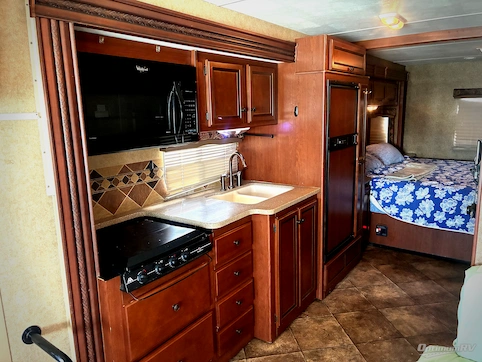 2014 Thor Windsport 27K RV Photo 2