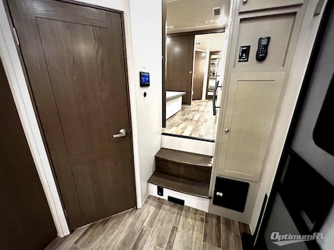 2022 Palomino Columbus 383FB RV Photo 2