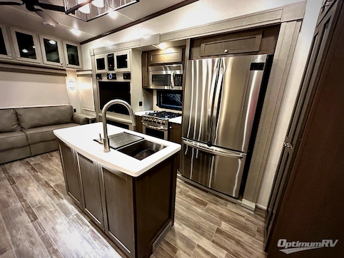 2022 Palomino Columbus 383FB RV Photo 4