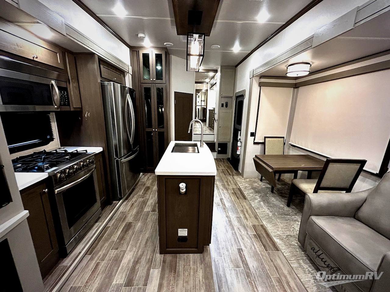 2022 Palomino Columbus 383FB Photo 5