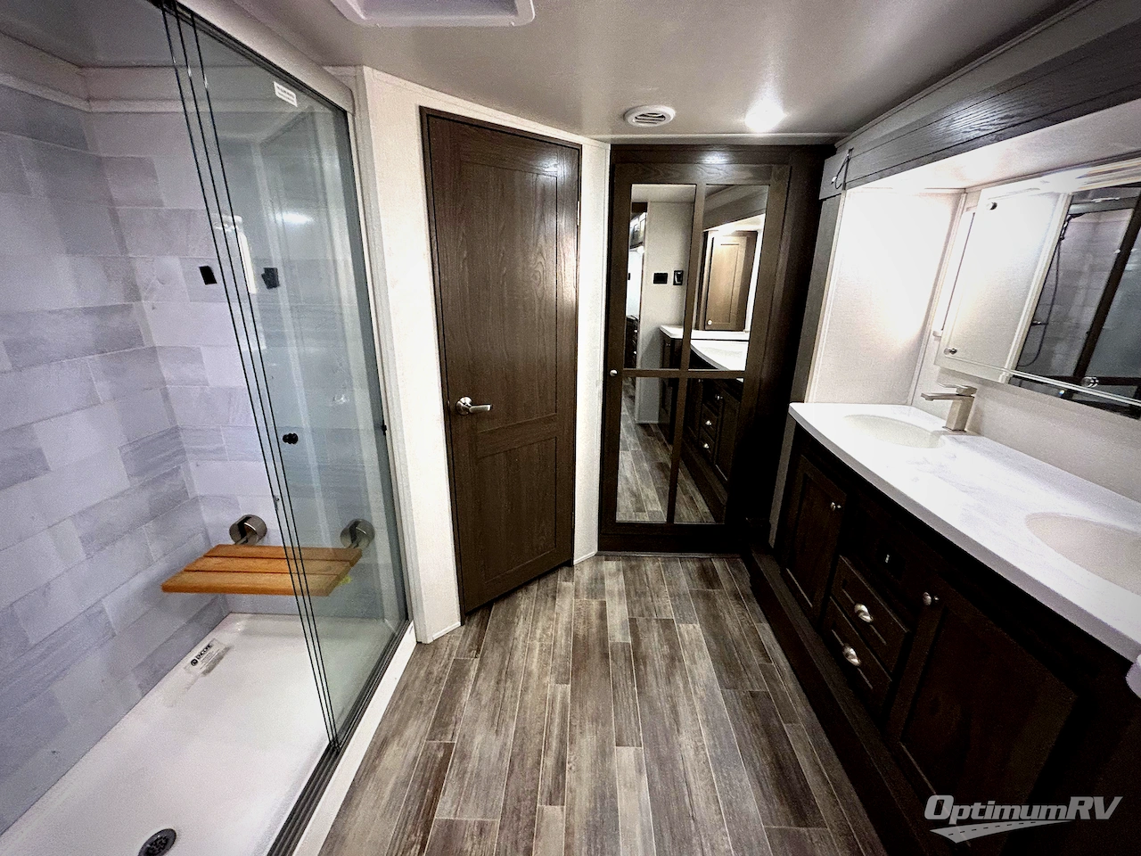 2022 Palomino Columbus 383FB Photo 8