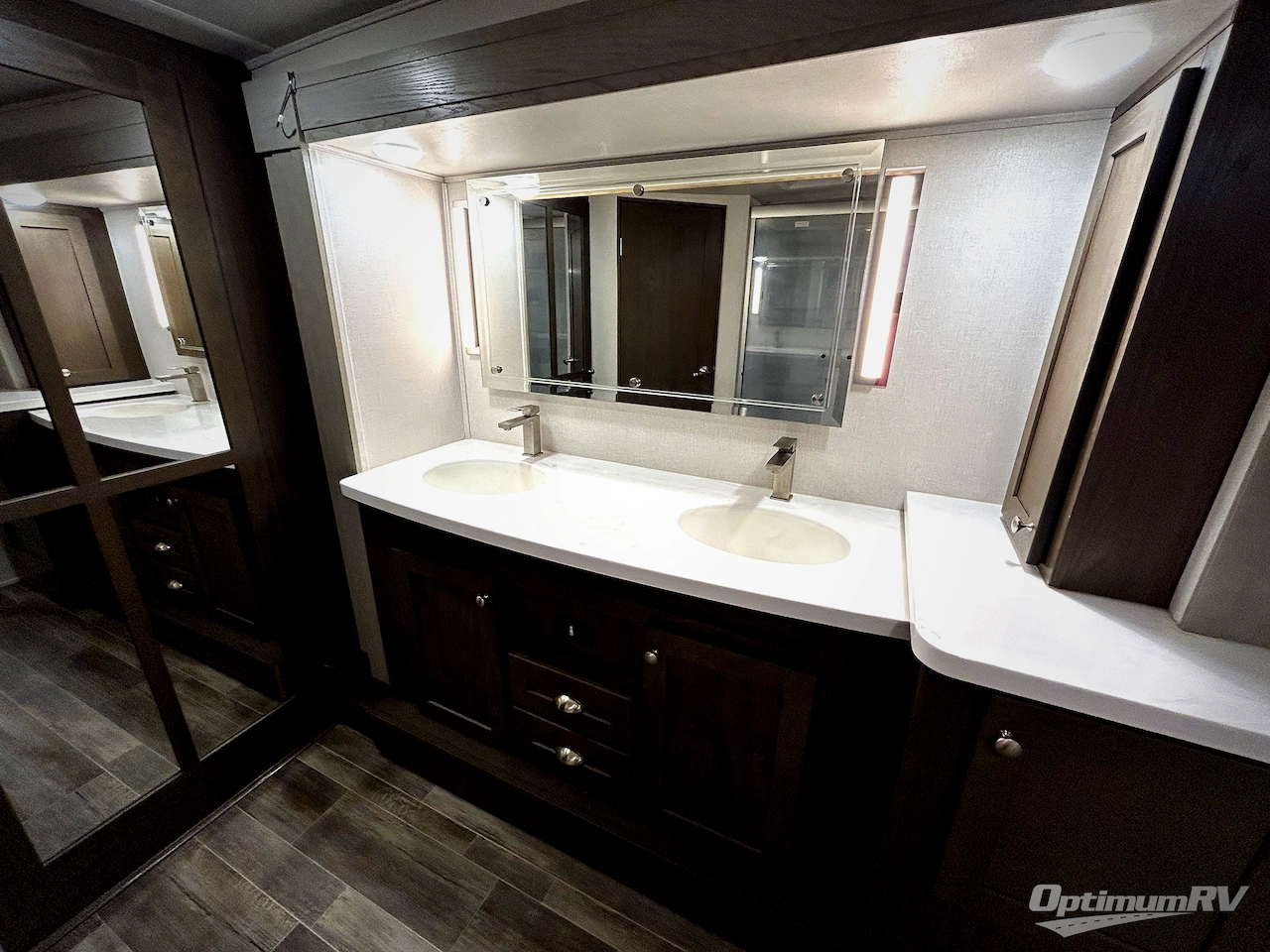 2022 Palomino Columbus 383FB Photo 12