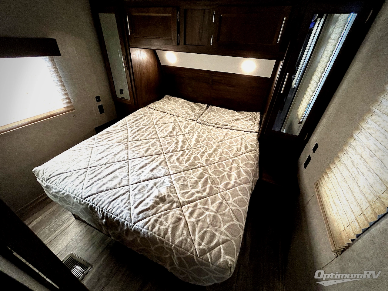 2019 Forest River Cherokee 304R Photo 8