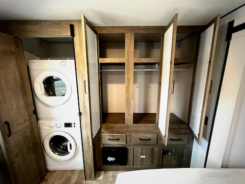 2025 Palomino Puma Destination 402LFT RV Photo 4