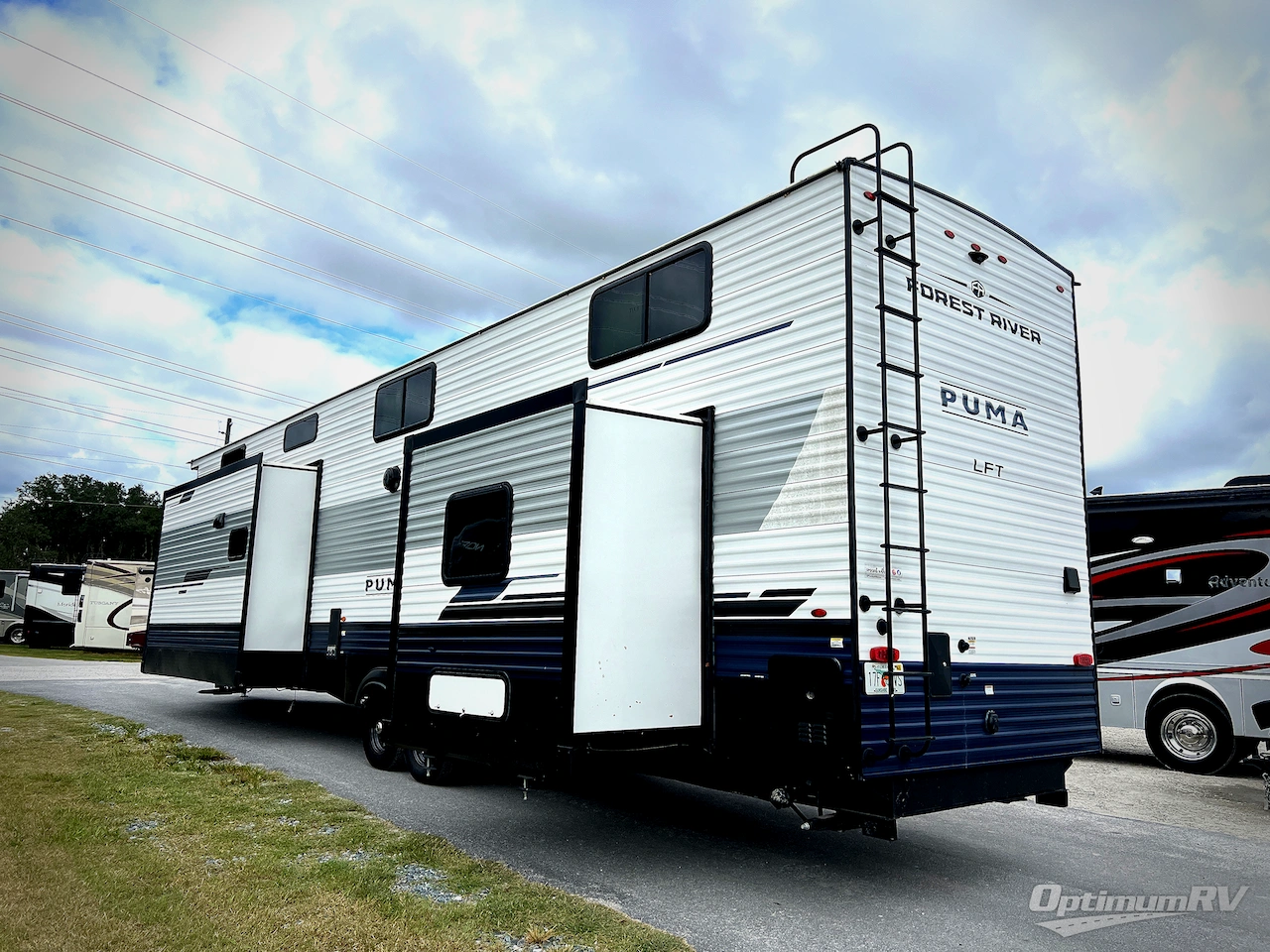 2025 Palomino Puma Destination 402LFT Photo 2
