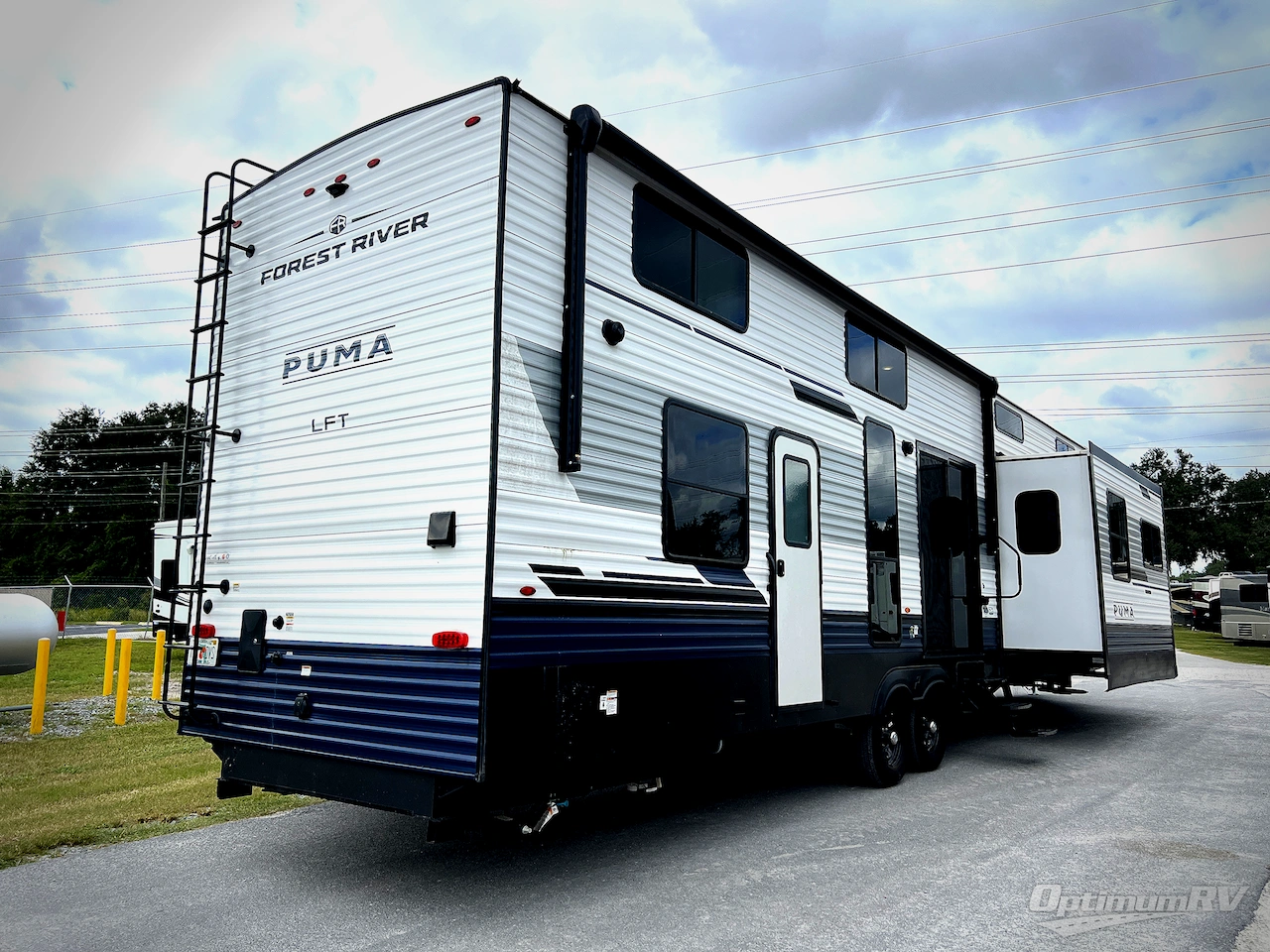 2025 Palomino Puma Destination 402LFT Photo 3