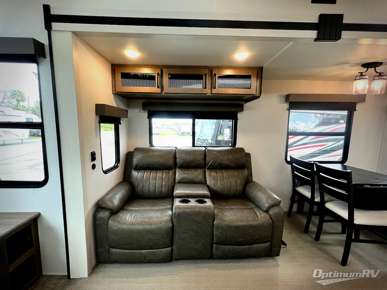 2025 Palomino Puma Destination 402LFT Photo 7