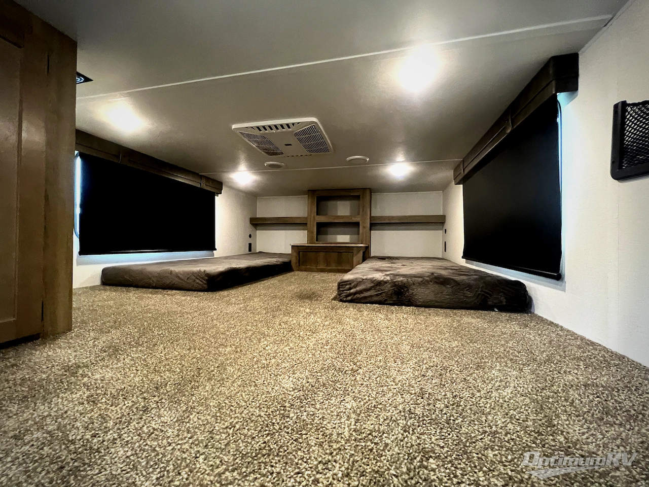 2025 Palomino Puma Destination 402LFT Photo 17