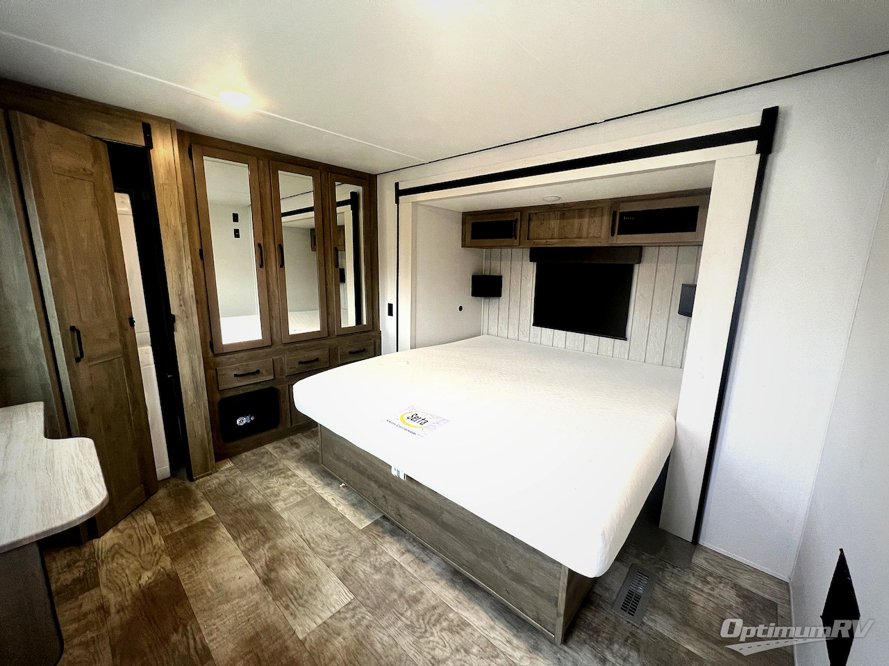 2025 Palomino Puma Destination 402LFT Photo 19