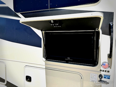 2021 Coachmen Mirada 35ES RV Photo 4