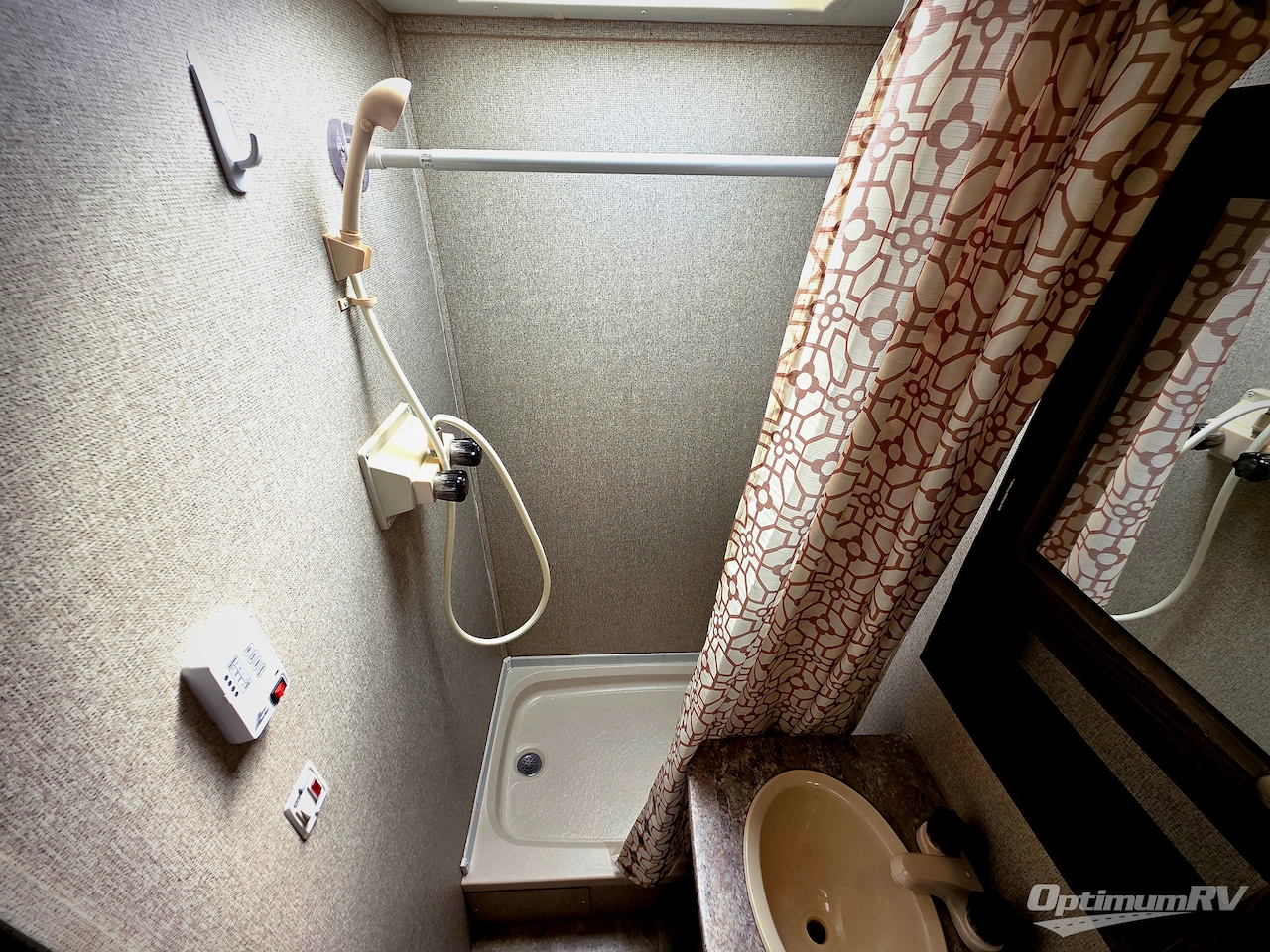 2018 Coachmen Apex Nano 191RBS Photo 14